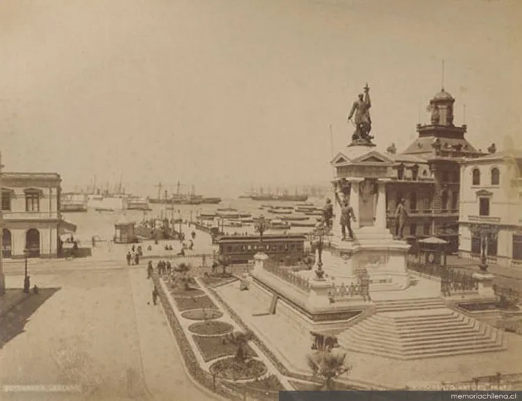 Monumento a Prat, hacia 1890 — 1890 | Chile de Ayer