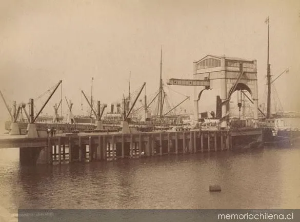 Muelle Fiscal, hacia 1890 — 1890 | Chile de Ayer