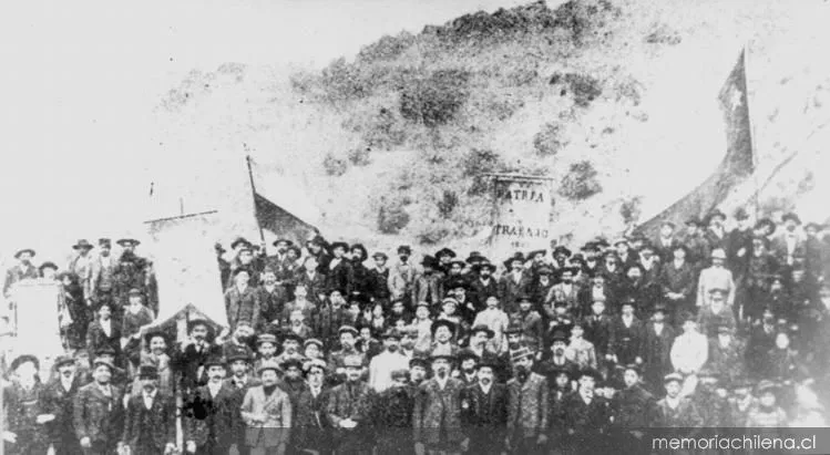 Concentración de obreros, hacia 1900 — 1900 | Chile de Ayer