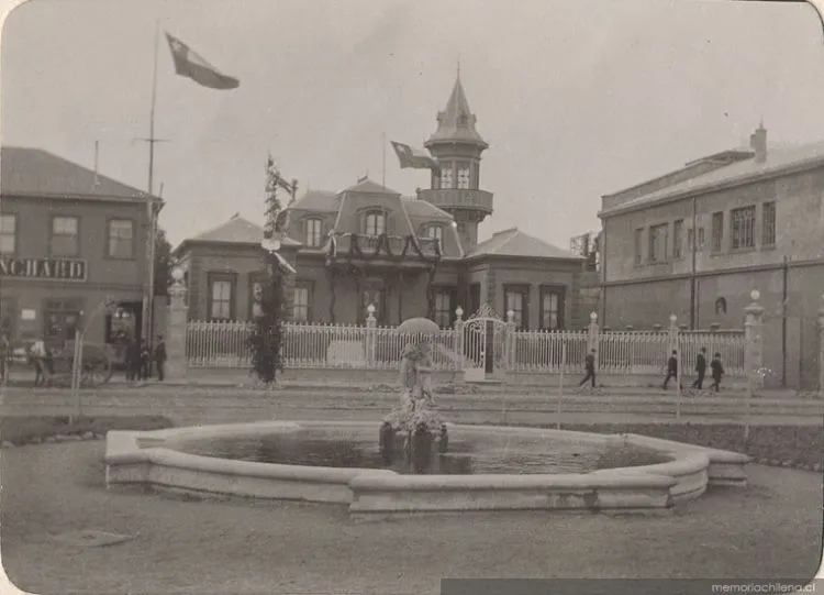 Plaza principal de Punta Arenas, 1906 — 1906 | Chile de Ayer