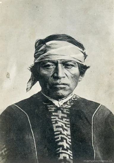 Retrato del cacique Lloncon, hacia 1900 — 1900 | Chile de Ayer