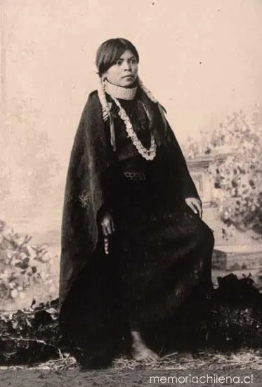 Joven mapuche, hacia 1900 — 1900 | Chile de Ayer