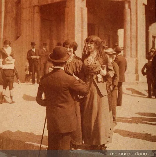 Salida de misa, Viña del Mar, 1913 — 1913 | Chile de Ayer