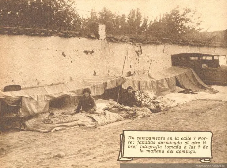 Consecuencias del terremoto de Talca: familias durmiendo al aire libre en la calle 7 norte, 1 de diciembre de 1928 — 1928 | Chile de Ayer