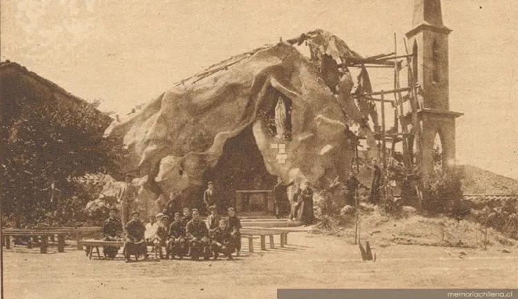 Consecuencias del terremoto de Talca: Gruta de Lourdes, 1928 — 1928 | Chile de Ayer