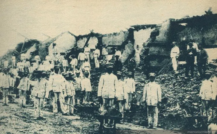 Consecuencias del terremoto de Talca: tropas de ferrocarrileros, 1928 — 1928 | Chile de Ayer