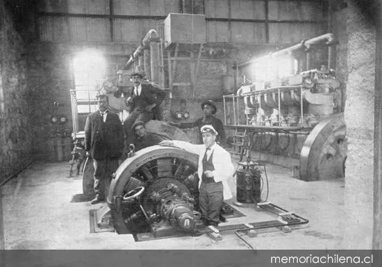 Ferrocarril de Arica a La Paz: central de fuerza en Viacha, hacia 1913 — 1913 | Chile de Ayer