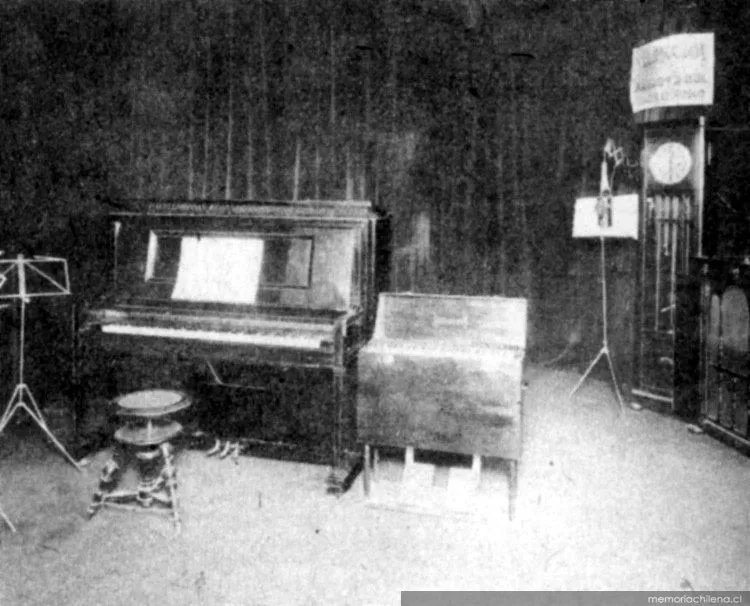 Primer locutorio de Radio Chilena — 1950 | Chile de Ayer