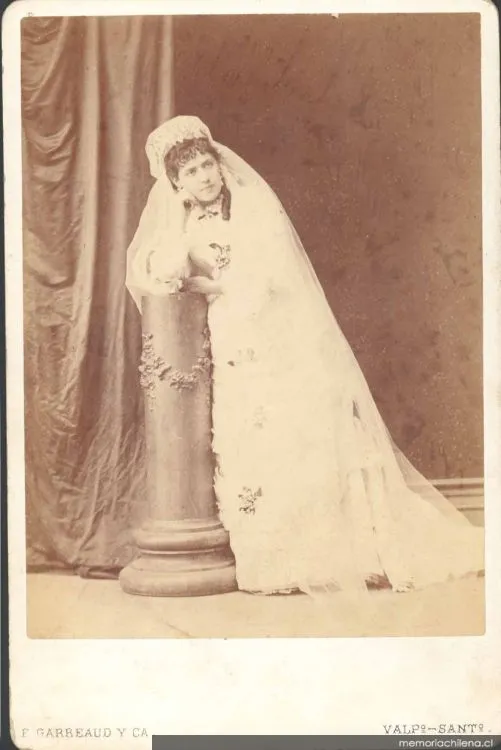 Mujer, hacia 1870 — 1870 | Chile de Ayer