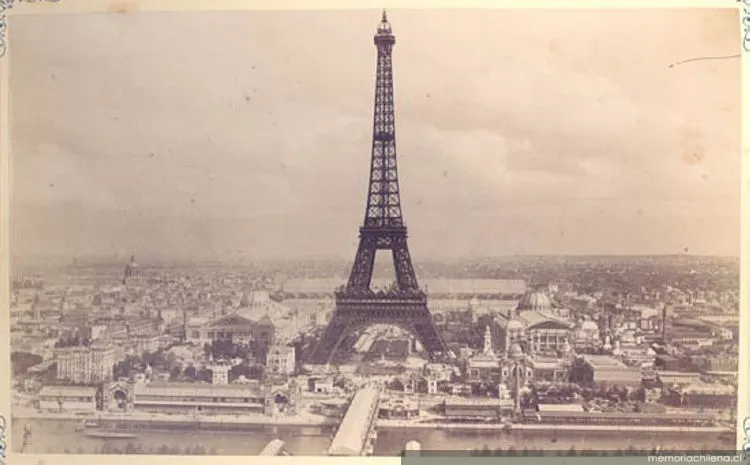 Vista general de París y la Torre Eiffel desde el Palacio Trocadero, 1889 — 1889 | Chile de Ayer