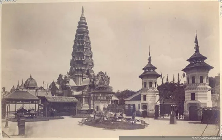 Pagoda de Angkor, capital del reino de Khmer, actual Camboya y entrada a la aldea Javanesa, 1889 — 1889 | Chile de Ayer
