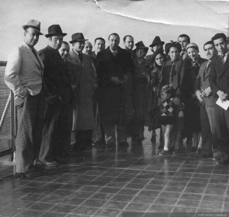 Pablo Neruda, cónsul general en México — 1940 | Chile de Ayer