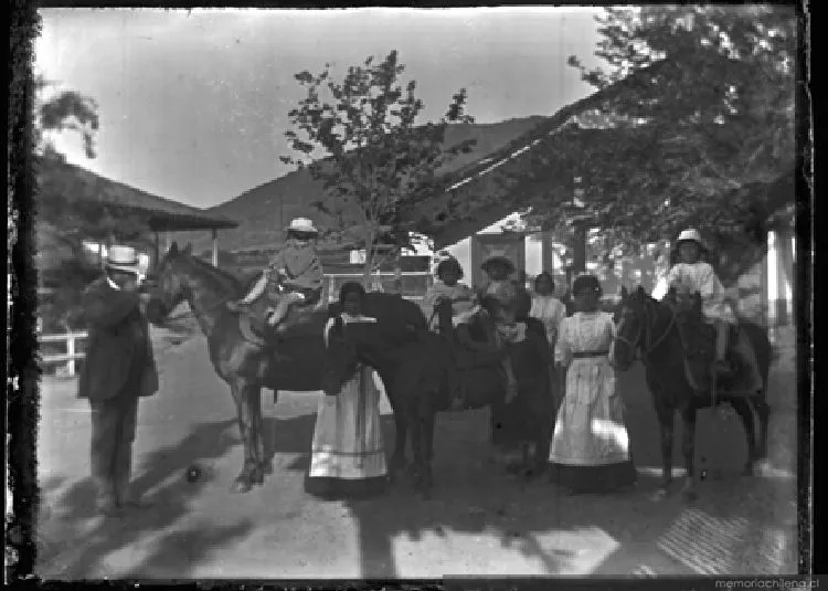 Grupo no identificado — 1910 | Chile de Ayer