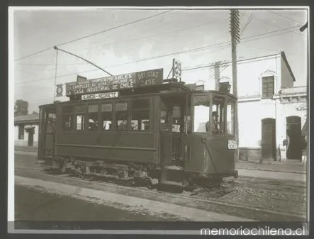 Tranvía eléctrico en Santiago, 1929 — 1929 | Chile de Ayer