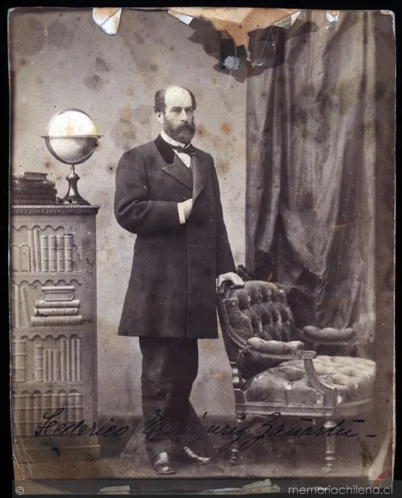 Federico Errázuriz Zañartu con globo terráqueo y biblioteca — aprox. 1900 | Chile de Ayer