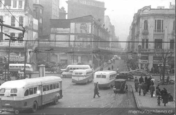 Calle Ahumada con la Alameda, Santiago, hacia 1942 — 1942 | Chile de Ayer