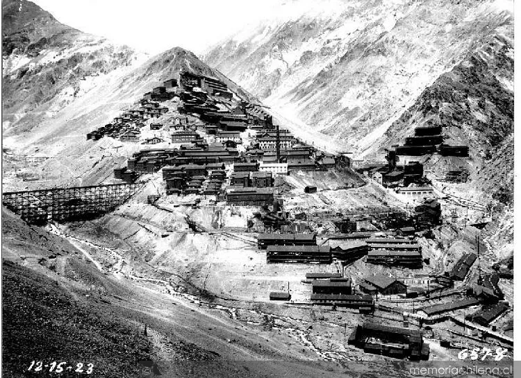 La ciudad de las escaleras : Sewell, 1923 — 1923 | Chile de Ayer