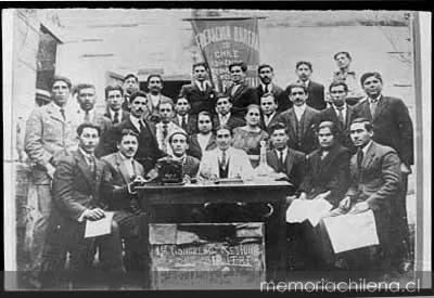 Federación Obrera de Chile : asistentes al primer Congreso Regional del Salitre, 1922 — 1922 | Chile de Ayer
