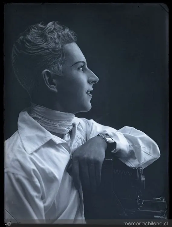 Autorretrato, ca. 1925 — 1925 | Chile de Ayer