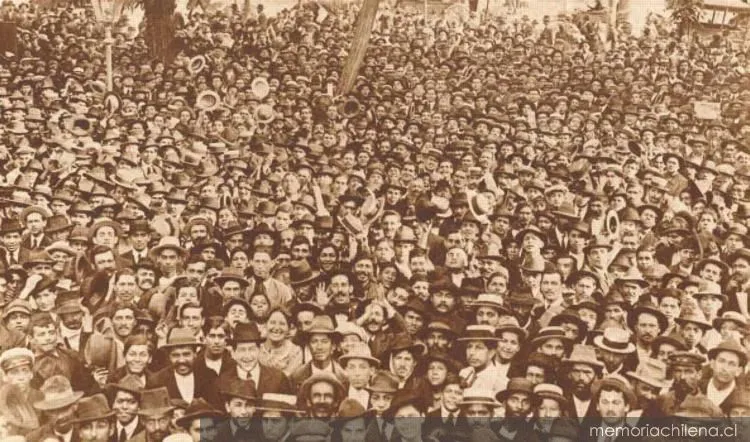 Huelga a favor del abaratamiento de los artículos de consumo, noviembre 1918 — 1918 | Chile de Ayer