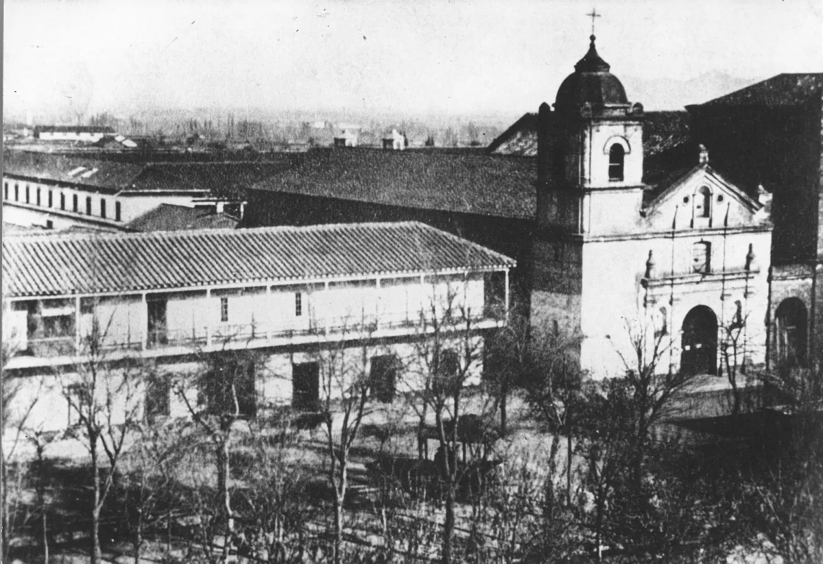 Vista de la capilla del Instituto Nacional en San Diego y Estación de Sangre, 1859 — 1859 | Chile de Ayer