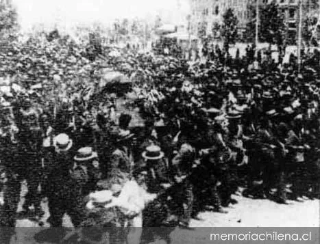 Concentración obrera, hacia 1910 — 1910 | Chile de Ayer