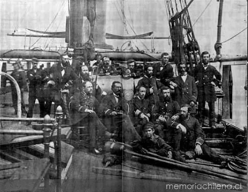 Oficialidad de la corbeta de guerra Abtao, en el combate del 28 de agosto de 1879 — 1879 | Chile de Ayer