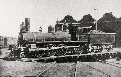 Locomotora de carga n° 228 de la empresa de Ferrocarriles del Estado de Chile, con caldero Lever Murphy. — aprox. 1900 | Chile de Ayer