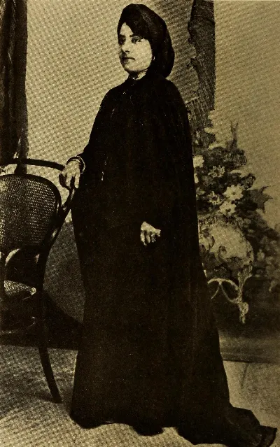 Joven chilena con manta, 1912 — aprox. 1912 | Chile de Ayer