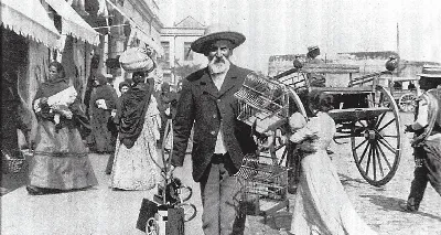 Vendedor ambulante en Chile, inicios siglo XX. — Década de 1910 | Chile de Ayer