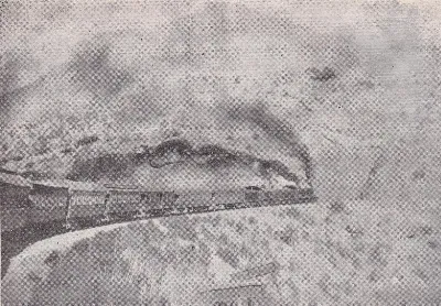 Trenes de pasajeros con remolque antes de la electrificación, circa 1929 — aprox. 1929 | Chile de Ayer