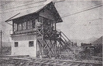 Cabina de señalización de la vía entre Santiago y Valparaíso, circa 1929 — aprox. 1929 | Chile de Ayer