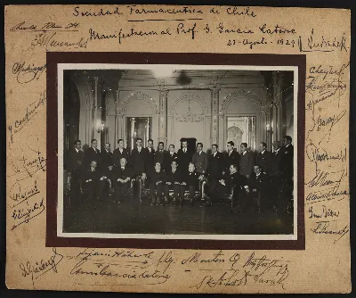 Manifestación al Prof. G. Gracía Latorre — aprox. 1929 | Chile de Ayer