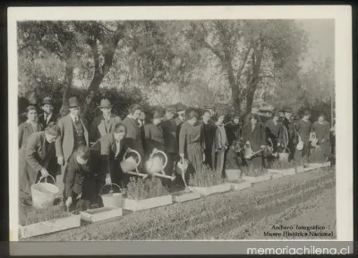 Alumnos de curso agrícola en Rengo, hacia 1935 — aprox. 1935 | Chile de Ayer