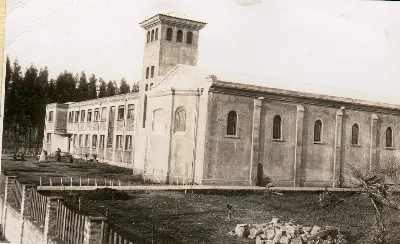 Fachada del IRFE, Santa Cruz, Chile, década de 1940 — aprox. 1940 | Chile de Ayer