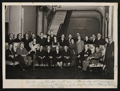 Comida de fraternidad con motivo del 10º aniversario de la sociedad chilena de nutrición, bromatología y toxicología. — aprox. 1953 | Chile de Ayer