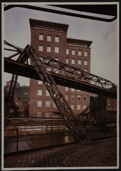 Planta de Elberfeld vista desde la calle, 1954 — aprox. 1954 | Chile de Ayer