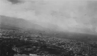 Vista de Santiago desde el Cerro San Cristóbal hacia el sur — aprox. 1870–1930 | Chile de Ayer