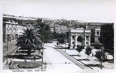 Arco Británico en av. Brasil, Valparaíso — aprox. 1890–1930 | Chile de Ayer