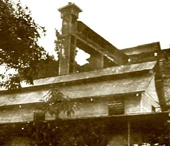 Ascensor Hospital o San Juan de Dios, Valparaíso — aprox. 1906–1930 | Chile de Ayer