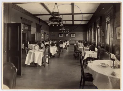 Comedores y salón de fiestas del Club Valparaíso — aprox. 1890–1930 | Chile de Ayer