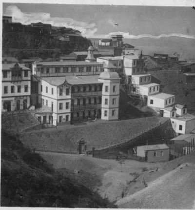 Desaparecida escuela 45 del cerro Santo Domingo — aprox. 1890–1930 | Chile de Ayer