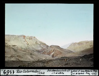 Paisaje erosionado del valle del Rio Colorado aguas abajo, Andes de Chile — aprox. 1897–1940 | Chile de Ayer