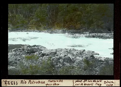 Catarata del rio Petrohue vista de costado con bosque nativo, 1938 — aprox. 1938–1940 | Chile de Ayer