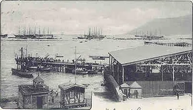 Vista del puerto de Iquique con barcos en la rada — aprox. 1900–1930 | Chile de Ayer