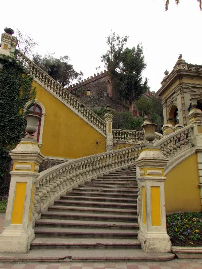 Cerro Santa Lucía, escalinata monumental con balustrada — aprox. 1880–1930 | Chile de Ayer