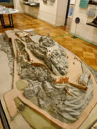 Maqueta de la apertura del Cerro Santa Lucía como parque público — aprox. 1880–1930 | Chile de Ayer