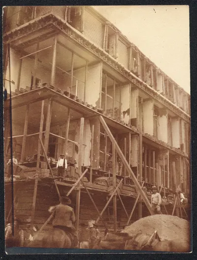 Reconstrucción de edificio dañado, Valparaíso 1906 — aprox. 1906 | Chile de Ayer
