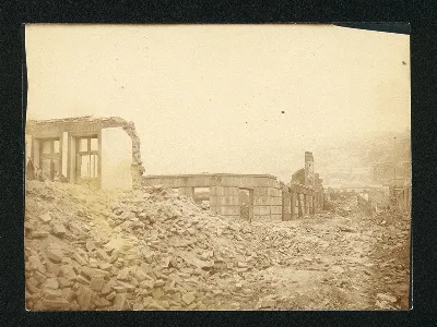 Ruinas y montañas de escombros en Valparaíso tras el terremoto de 1906 — aprox. 1906 | Chile de Ayer