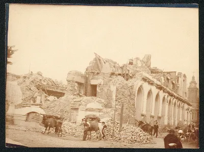 Ruinas del Teatro de la Victoria tras el terremoto de Valparaíso de 1906 — aprox. 1906 | Chile de Ayer